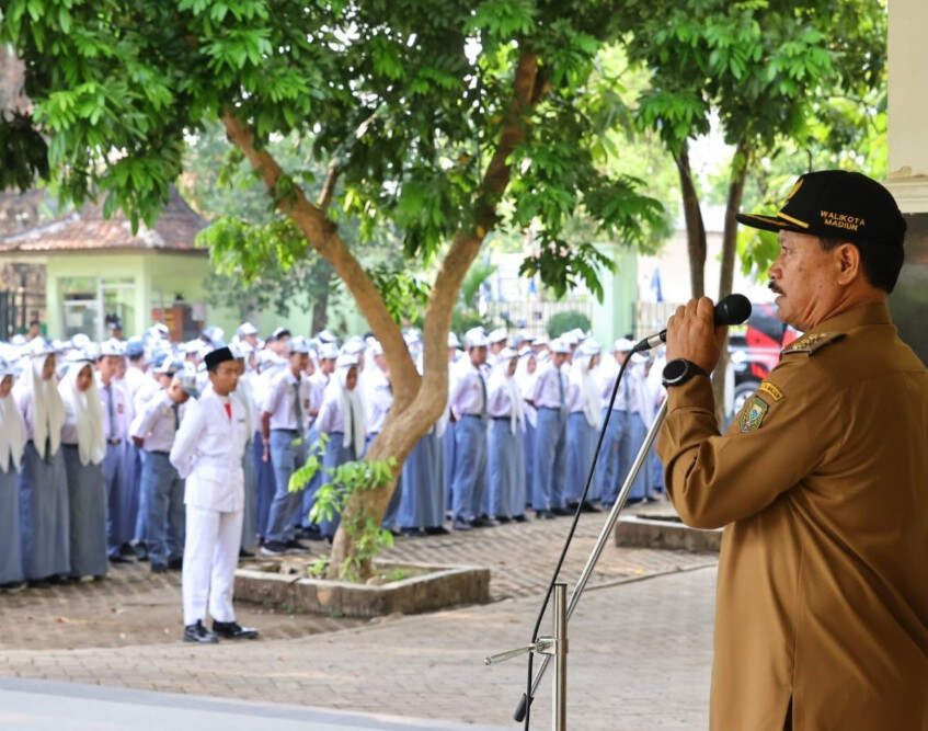 Jadi Pembina Upacara, Wali Kota Banggakan Anak Madiun di Luar Negeri