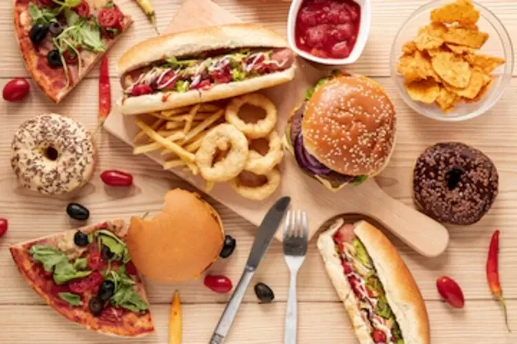 Serupa Tapi Tak Sama! Inilah Beberapa Perbedaan antara Junk Food dan Fast Food yang Sering Disalahartikan Orang