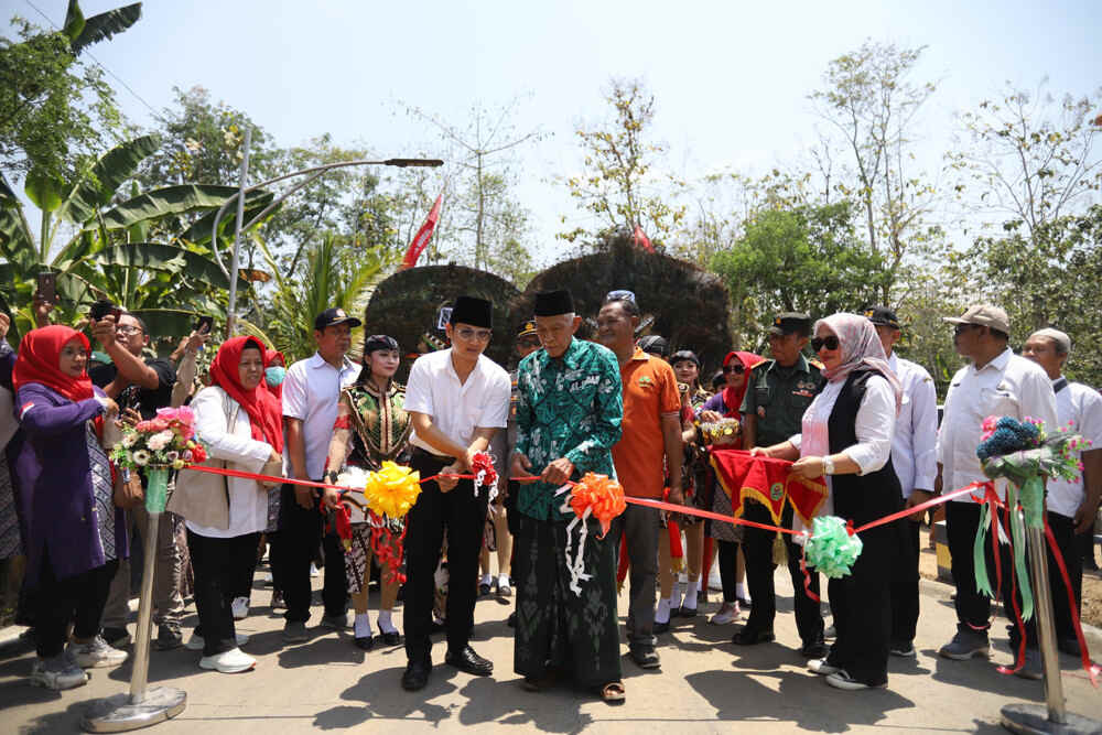 Jembatan Bhinneka Tunggal Ika Trenggalek Diresmikan, Konstruksi Tahan Banjir untuk Tingkatkan Perekonomian