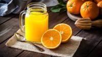 Es Jeruk Segar vs. Jus Jeruk Kemasan,Mana yang Lebih Sehat? Es Jeruk Segar vs. Jus Jeruk Kemasan,Mana yang Lebih Sehat?