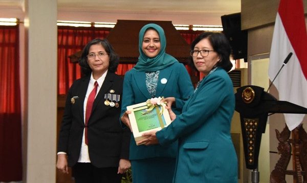 Pj Ketua TP PKK Kota Kediri Dilantik, Pj Walikota Zanariah Berharap 10 Program Pokok Dijalankan