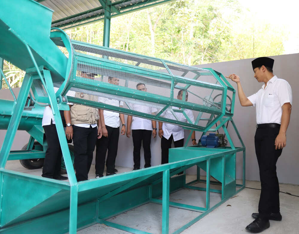 Resmikan TPS3R, Bupati Trenggalek Dorong Emak-emak Sulap Sampah Jadi Berkah