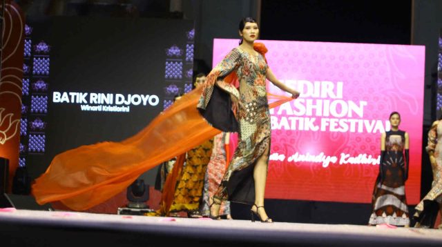 Gelaran Kediri Fashion Batik Festival 2023, Batik Padma Anindya Khadiri Diluncurkan