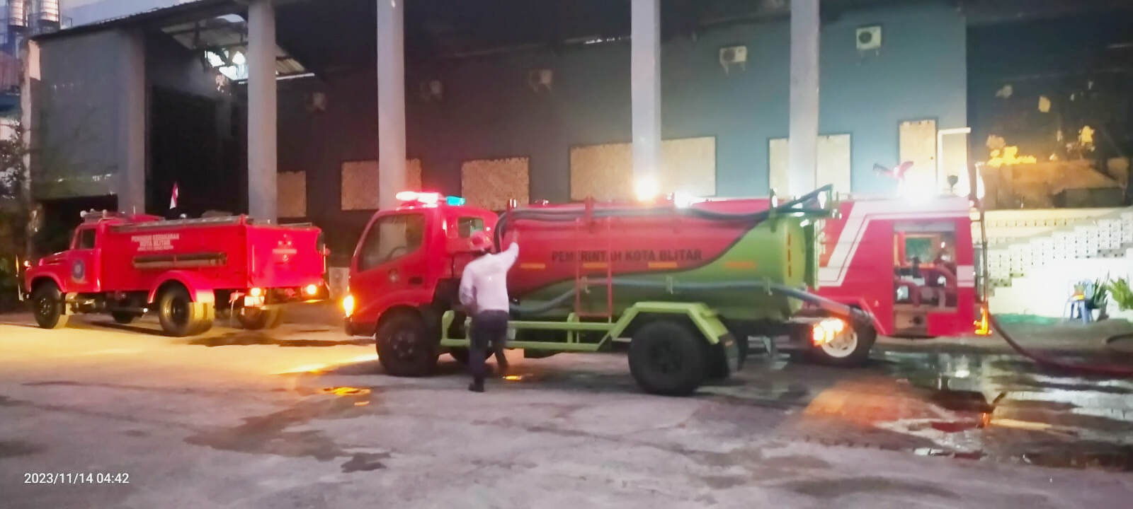 Korsleting, Hall Kafe di Kota Blitar Terbakar, Kerugian Sekitar Rp 400 Juta