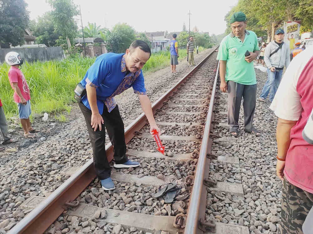 Akibat Wanita Tertemper KA, Dua Kereta Api Alami Keterlambatan