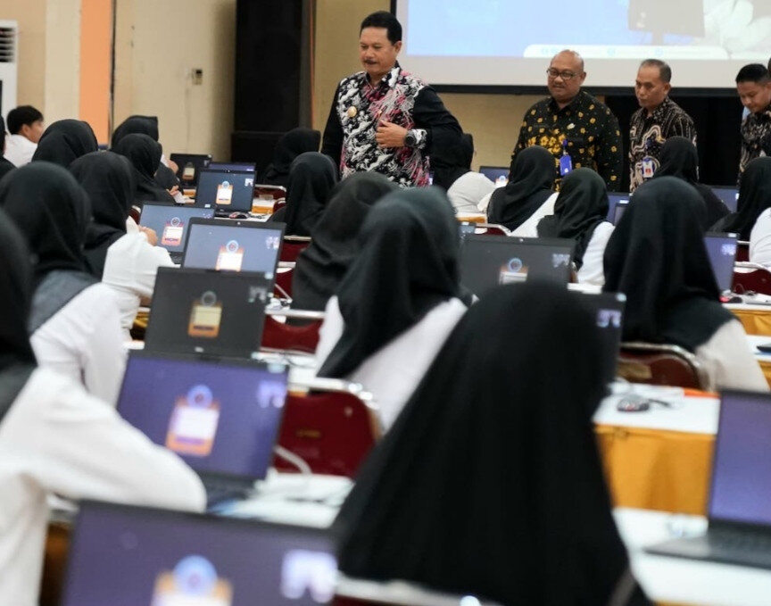 Kunjungi Peserta Ujian PPPK, Ini Kata Wali Kota Madiun