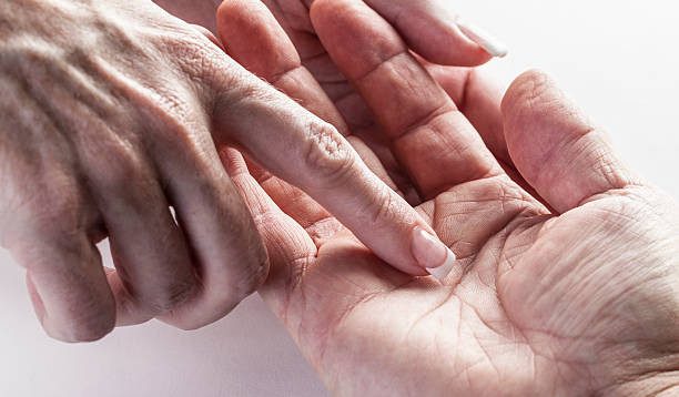 Seni Kuno Membaca Garis Tangan, Menelusuri Jejak Sejarah dan Hal yang Membuatnya Relevan Sampai Sekarang