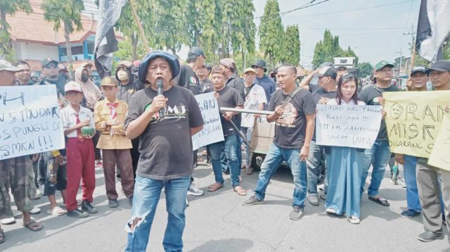 Demo di Kantor Cabdindik, LSM FRMJ Jombang Desak Bongkar Dugaan Pungli SMA Negeri