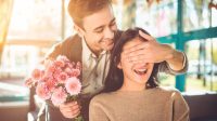 25 Ucapan Romantis yang Bisa Menyentuh Hati Pacar Anda, Buat Dia Makin Jatuh Hati!