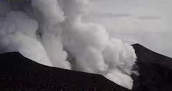 Gunung Marapi Erupsi, Abu Teramati Sekitar 3.000 Meter dan Hindari Tiga Kilometer dari Kawah Aktif
