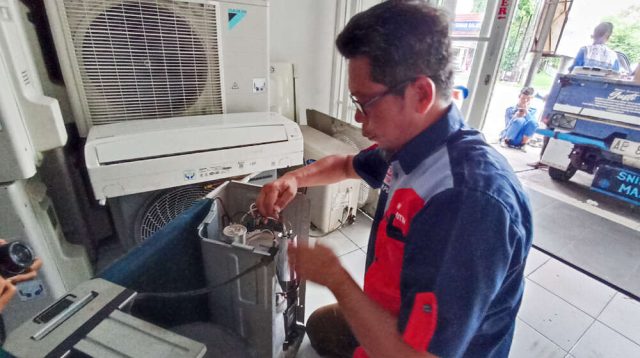 Tukang Servis AC di Madiun Siap Jadi Caleg Pemilu 2014