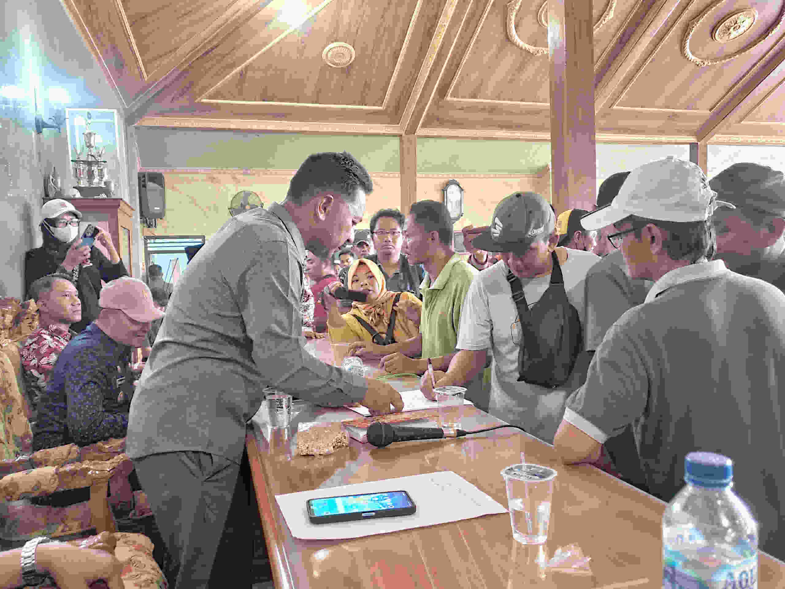 Diduga Lakukan Pelecehan Seksual, Perangkat Desa Tulungagung Minta Dicopot