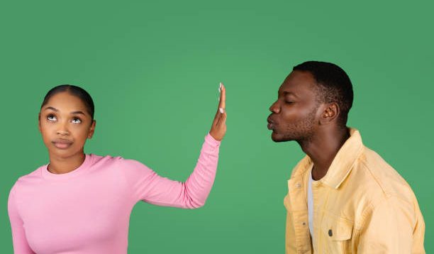 Terima dan Kenali Perasaan Anda! 12 Cara Mengelola Perasaan saat Terjebak Friendzone
