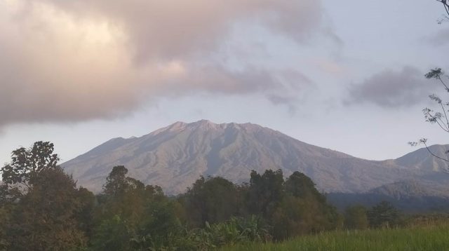 Gunung Raung Banyuwangi Naik Status Waspada, Warga dan Wisatawan Diminta Tidak Mendekati Kawah pada Radius 3 Kilometer