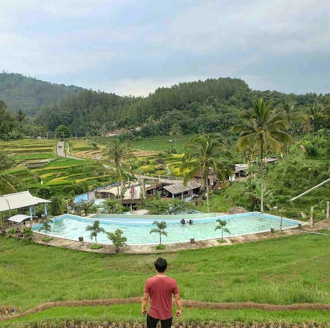 Pemandian Air Hangat Ngebel Ponorogo, Tawarkan Pemandangan Seperti Ubud Bali