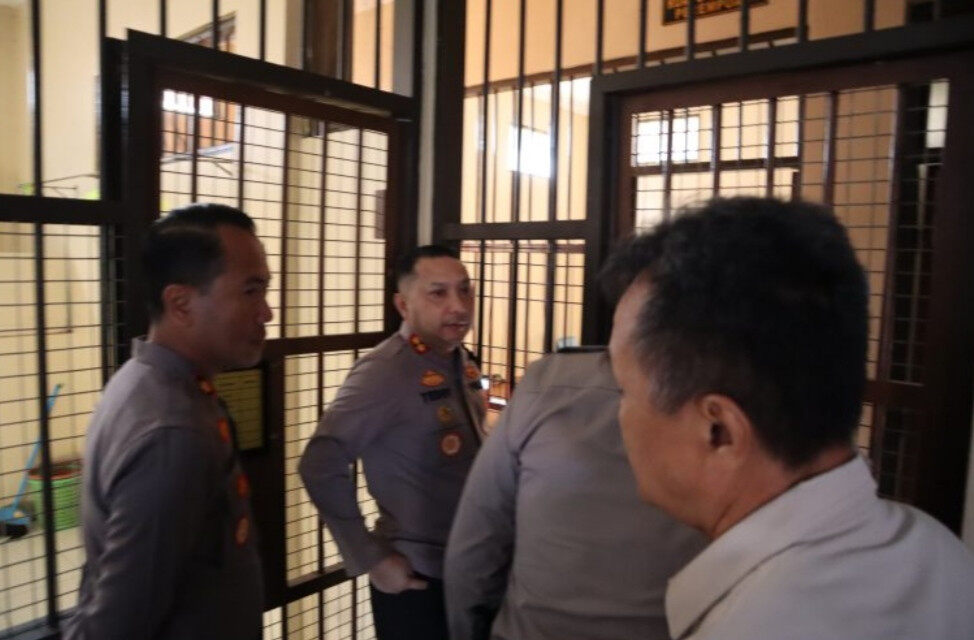 Pastikan Situasi Aman, Kapolres Kediri Kota Periksa Tahanan