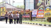 Jelang Pemilu Polres Trenggalek Dibanjiri Karangan Bunga, Ini Kata Kapolres