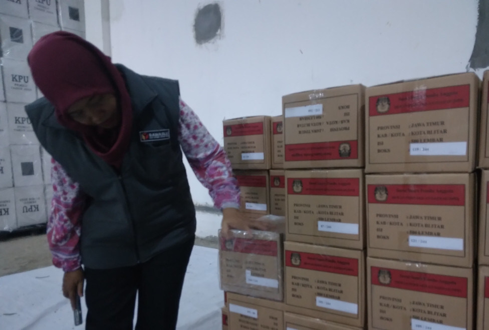 Antisipasi Cuaca, Distribusi Logistik Pemilu Diawasi