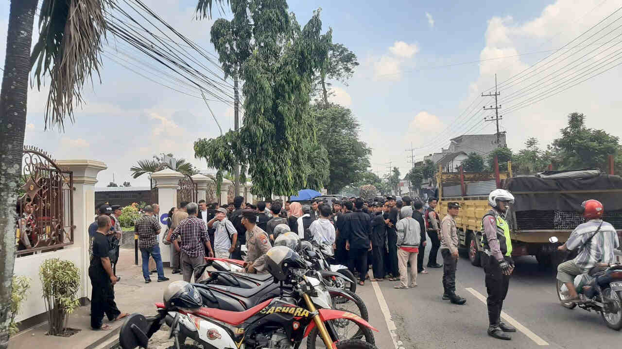 Polres Tulungagung Beri Jawaban Praperadilan ke LHA PSHT, Berkas Jawaban Setebal 11 Lembar, Diberikan Tanpa Dibacakan