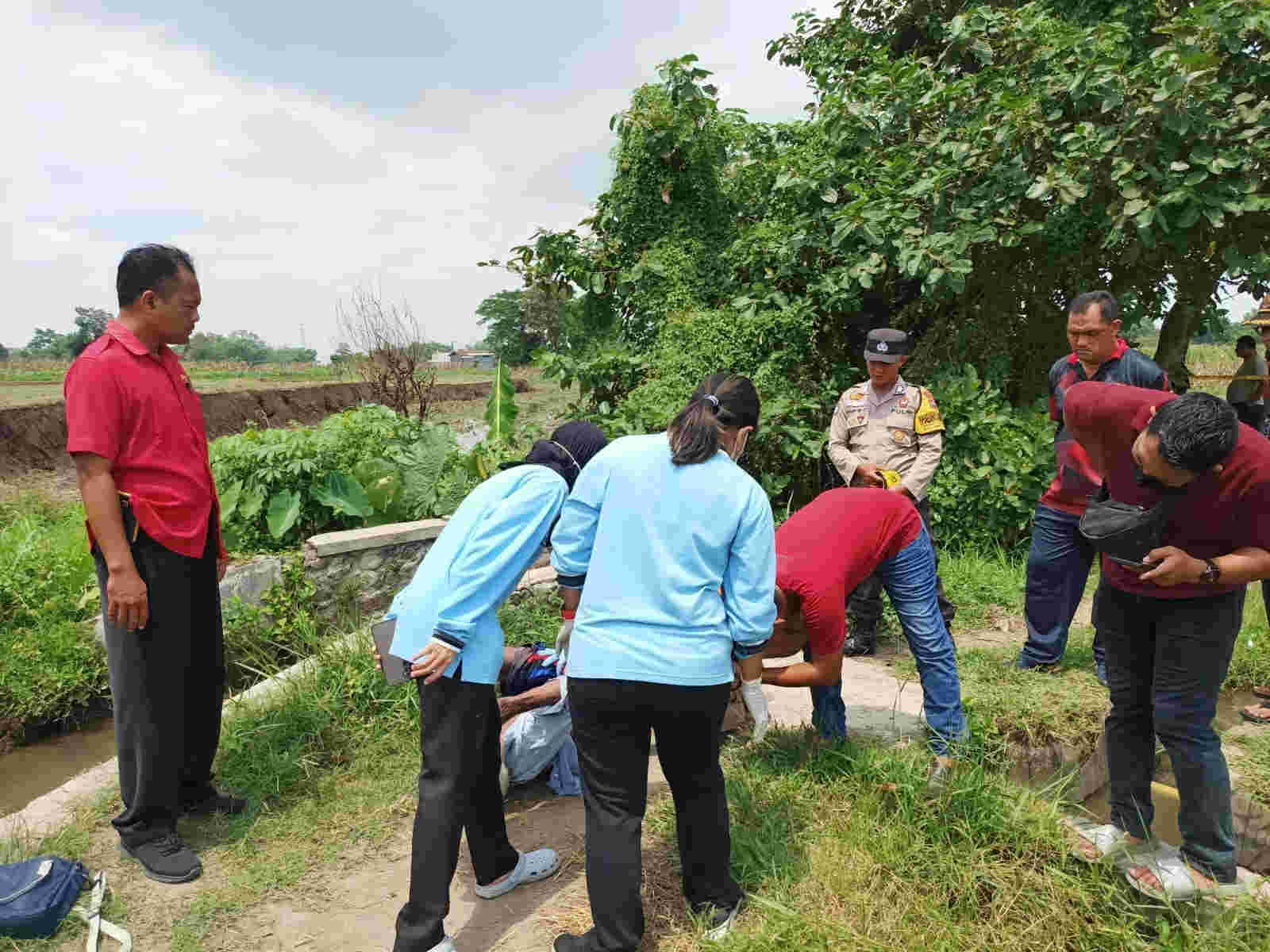 Lansia Ditemukan Tertelungkup di DAM Persawahan Kediri