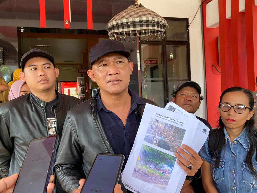 Khawatir Kejadian Terulang, Pedagang Datangi DLH Kota Blitar Minta Kepras Pohon Lain