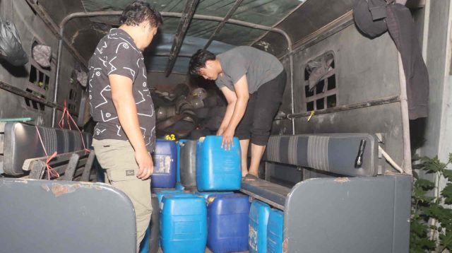 Gudang Miras di Blitar Digerebek, Polisi Sita Dua Truk