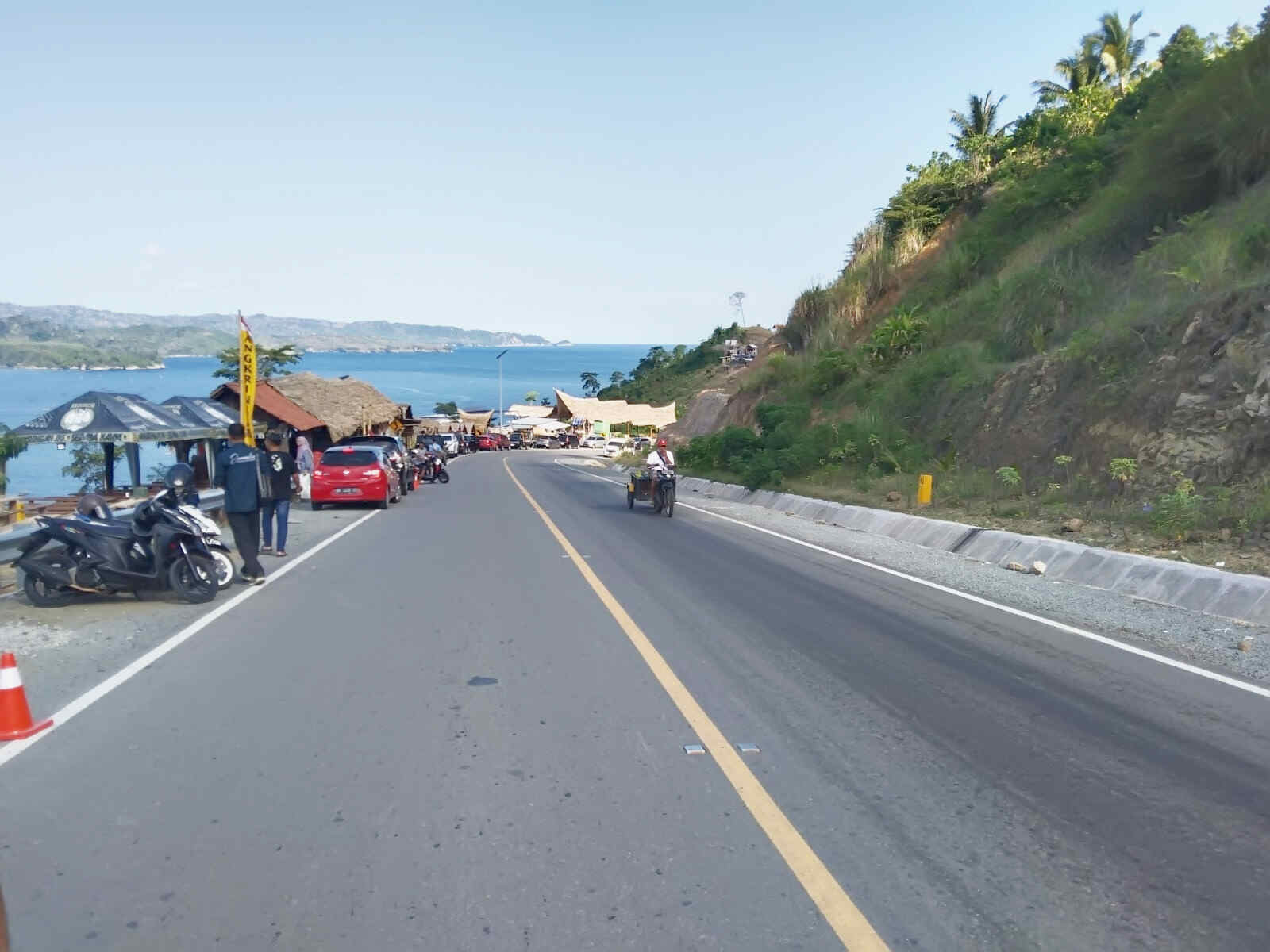 PKL di Bahu Jalan JLS Besuki Tulungagung Enggan Direlokasi, Ini Penjelasan Kades Keboireng