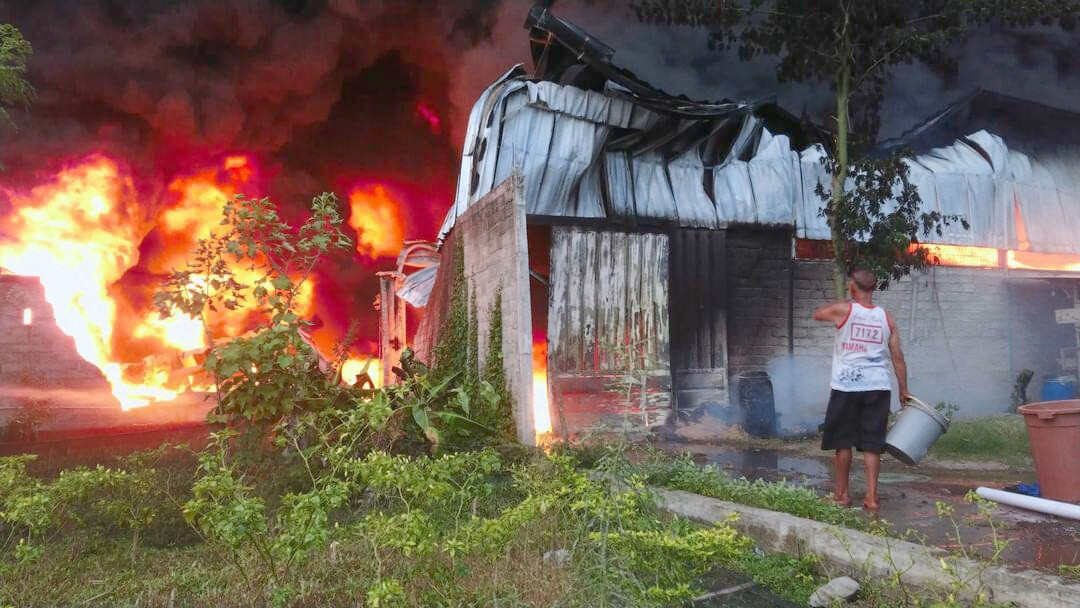 Toko dan Gudang Gerabah Tulungagung Terbakar, Kerugian Ditaksir Rp 1 Miliar, Ini Kronologisnya