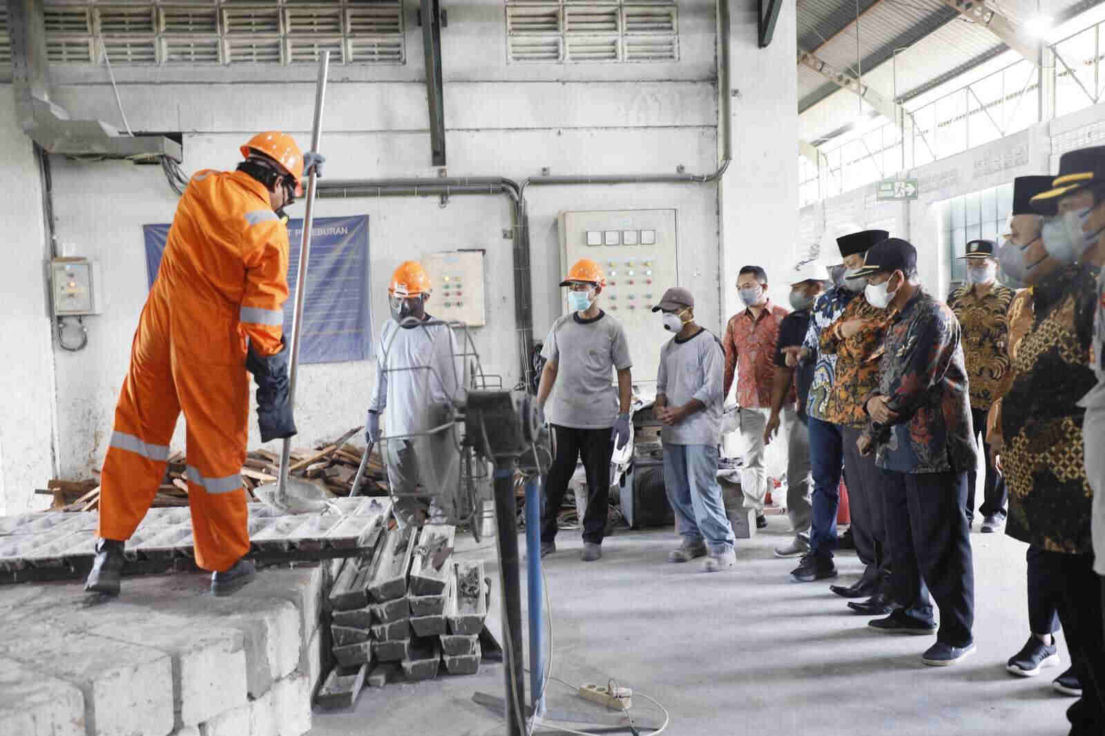 Tinjau Produksi Slag Aluminium, Menteri LHK Bisa Jadi Contoh untuk Indonesia