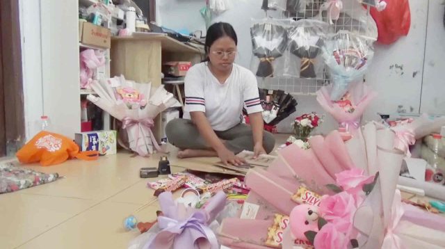 Hari Kasih Sayang, Perajin Buket di Kabupaten Jombang Banjir Pesanan