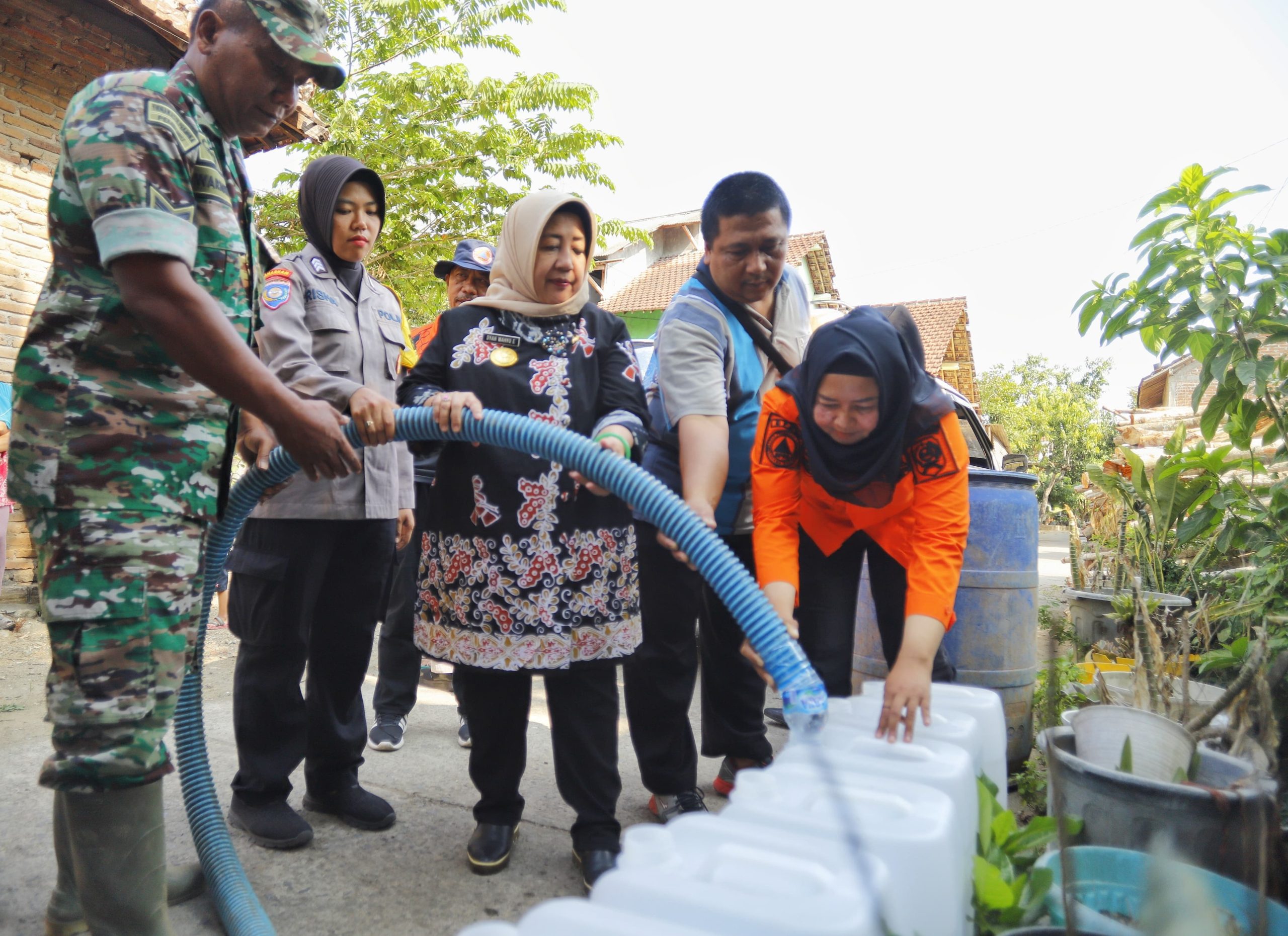 Kekeringan di Trenggalek Semakin Parah, Lebih dari 600 Tangki Air Bersih Didistribusikan ke 52 Desa