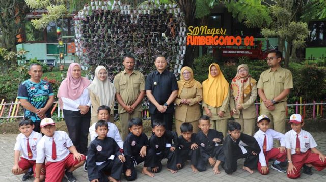 Sugiat, Guru Inspiratif SDN 2 Sumbergondo Dapat Kejutan Istimewa dari Pj Walikota Batu