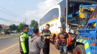 Bus Harapan Jaya Seruduk Truk Pengangkut Pupuk di Tulungagung, Dua Orang Jadi Korban