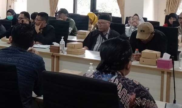 Puluhan PKL Among Roso Jalan Sultan Agung Gantungkan Nasib kepada DPRD Kota Batu