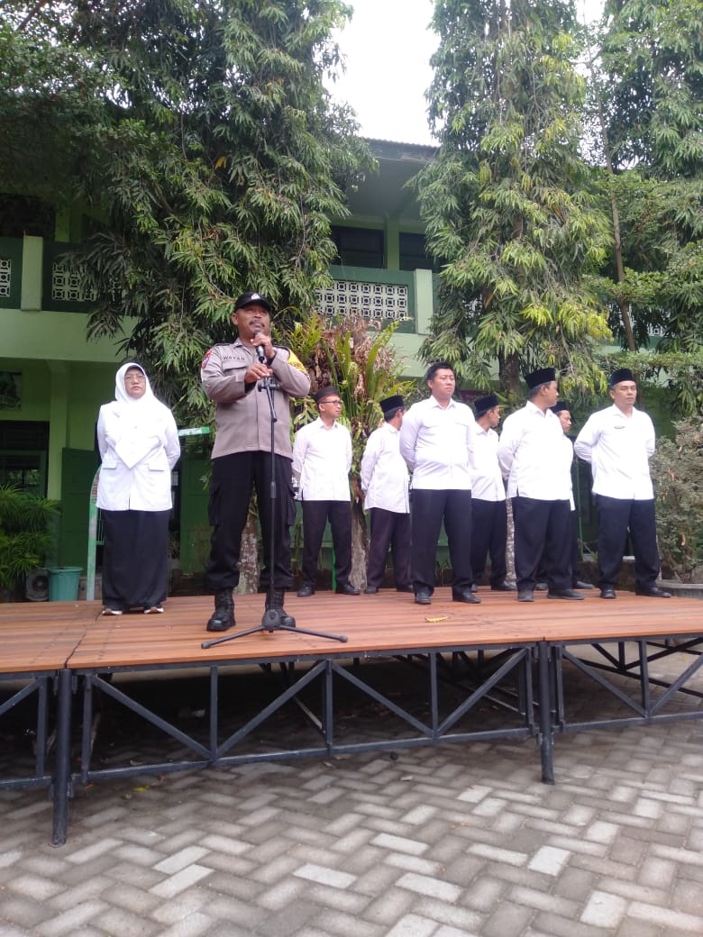 Siswa MTsN 5 Kediri Terima Edukasi Cegah Kenakalan Remaja Melalui Binluh