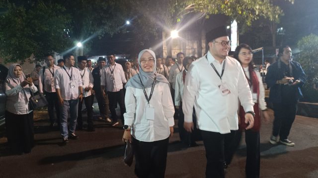 Mas Dhito dan Mbak Dewi Datang Awal di Pengundian Nomor Urut