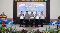 Peringatan Hari Lalu Lintas Bhayangkara ke-69, Polres Jombang Berikan Penghargaan Anggota Berprestasi