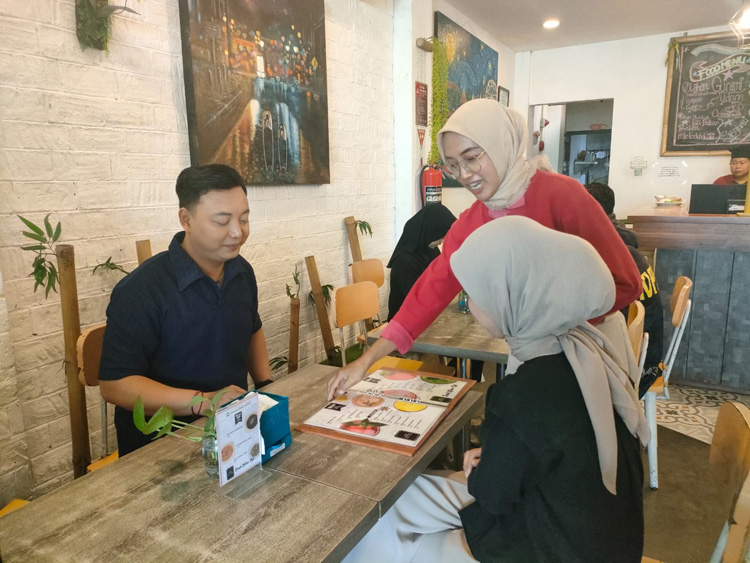 Cicipi Kuliner Rawon Jangkrik di Jombang, Favorit Pemburu Makanan Tradisional