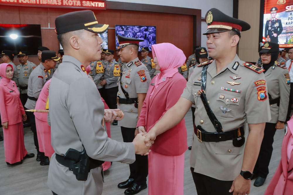 Pimpin Sertijab Kasat Reskrim, Kasat Lantas, dan Pengukuhan Kapolsek Tembelang, ini Pesan Kapolres Jombang