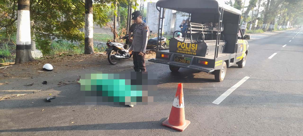 Dua Pemotor vs Bus di Jalan Raya Pare - Kediri Satu Orang Meninggal Dunia