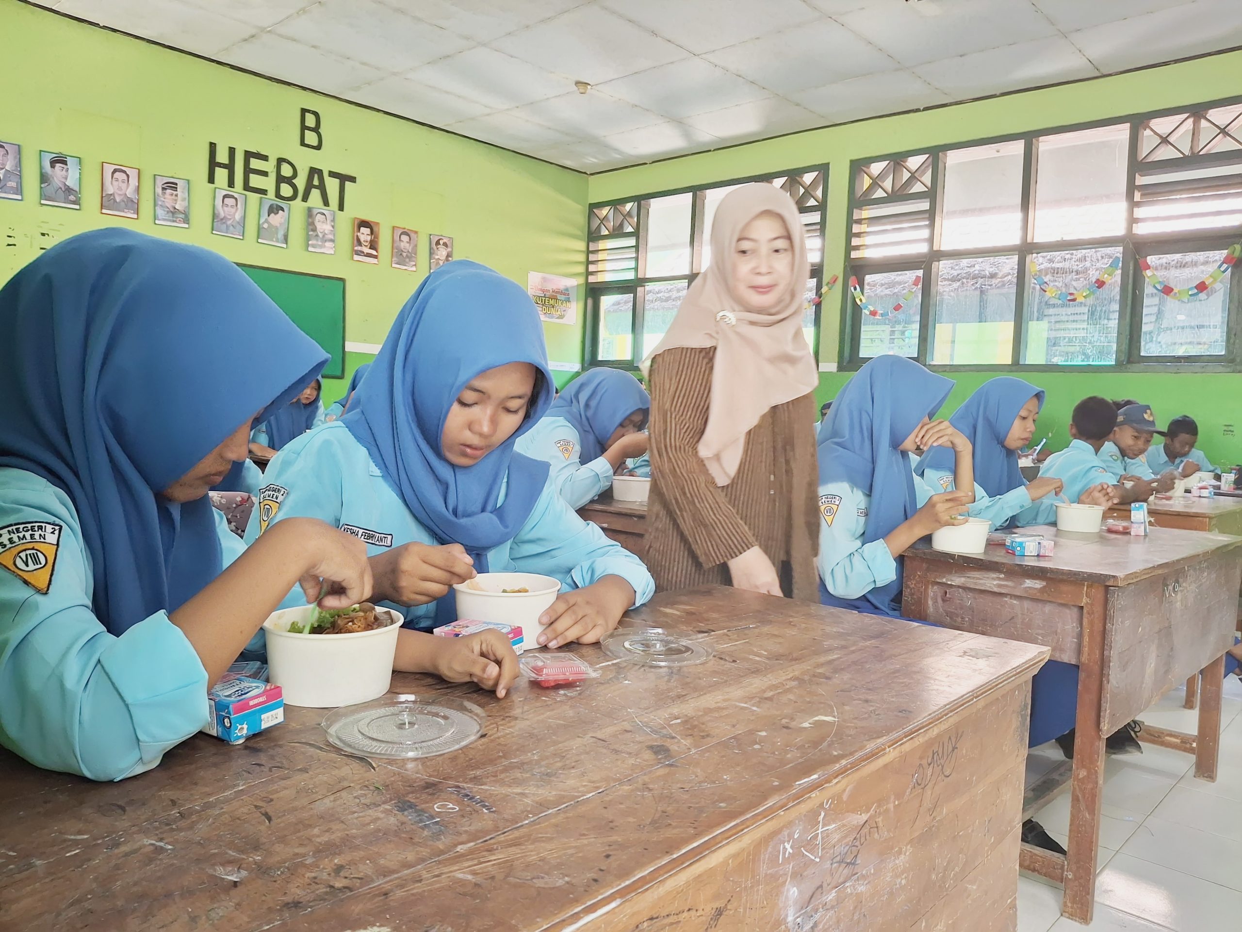 Pelajar Sumringah di Uji Coba Makan Gratis Kabupaten Kediri, Ini Pengakuan Siswa SMP Neger 2 Semen