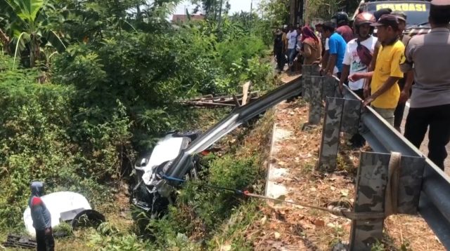 Laka Karambol di Ponorogo, Satu Kendaraan Masuk Parit Sedalam 10 Meter, ini Kronologinya