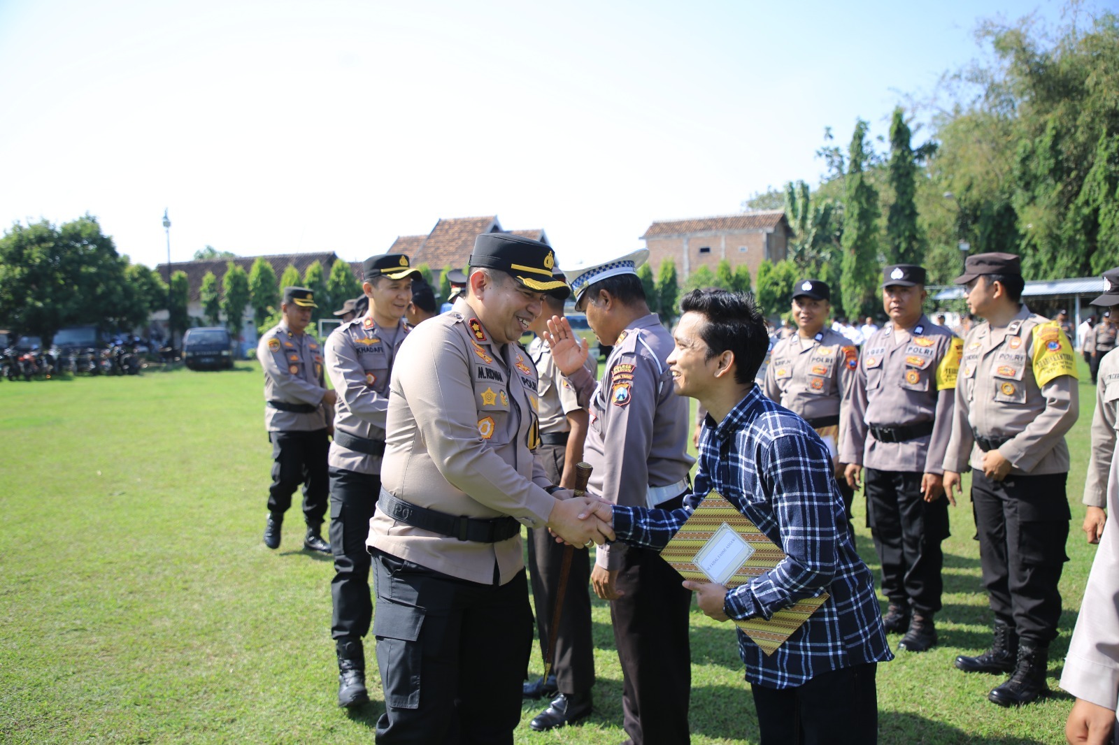 Berikan Penghargaan kepada Anggota Polri dan Pemuda Madiun yang Berprestasi, ini Harapan Kapolres Madiun