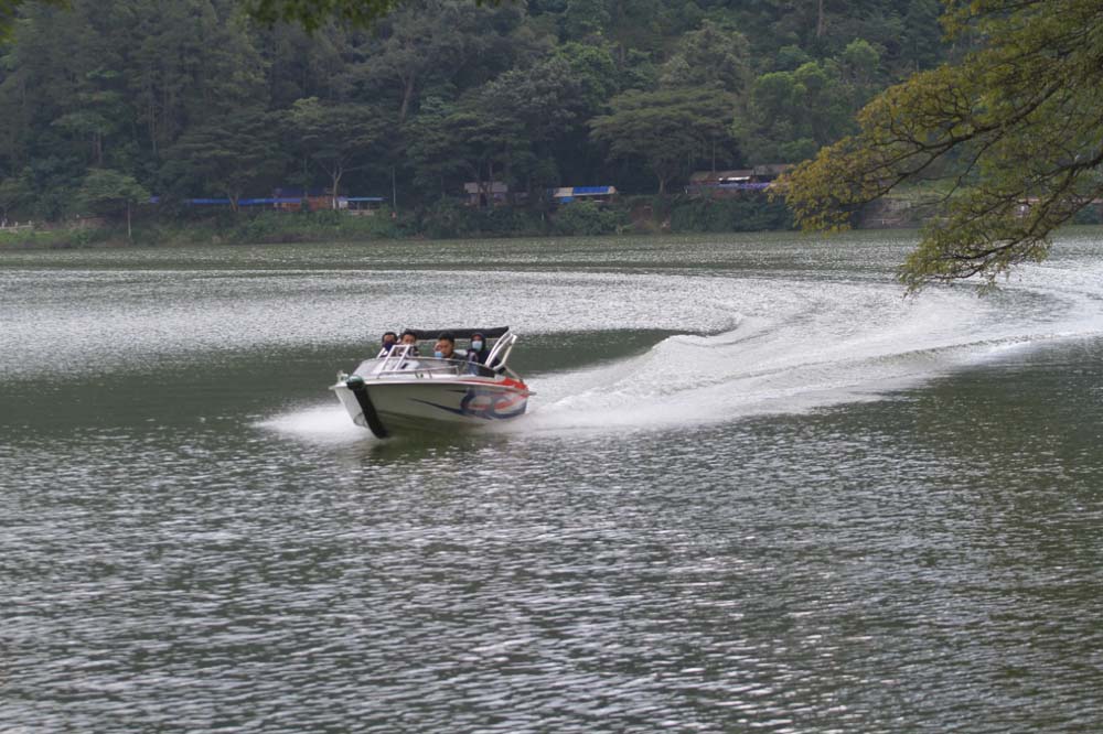 Jadi Tempat Favorit, Telaga Ngebel Ponorogo Sumbang PAD Ratusan Juta Rupiah Selama Libur Panjang
