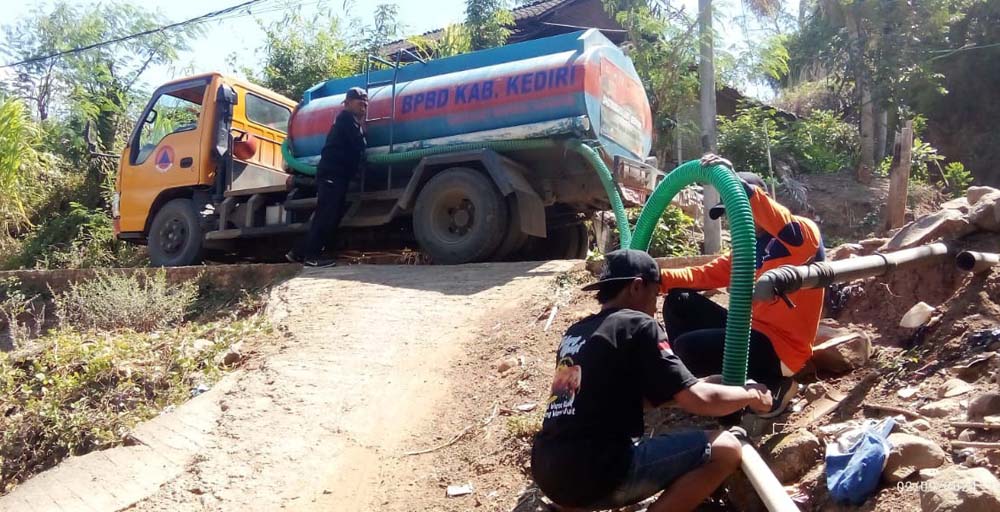 Puncak Musim Kemarau, Suplai Air Bersih di Dusun Bangsri Ngetrep Kediri Berlanjut