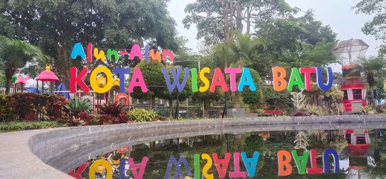 Tulisan Alun-alun Kota Wisata Batu Berubah dan Semakin Cantik