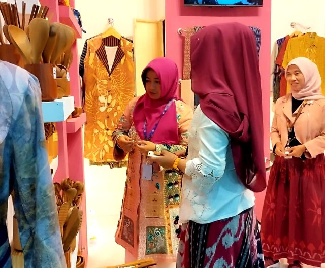 pengunjung kriyanusa kota kediri