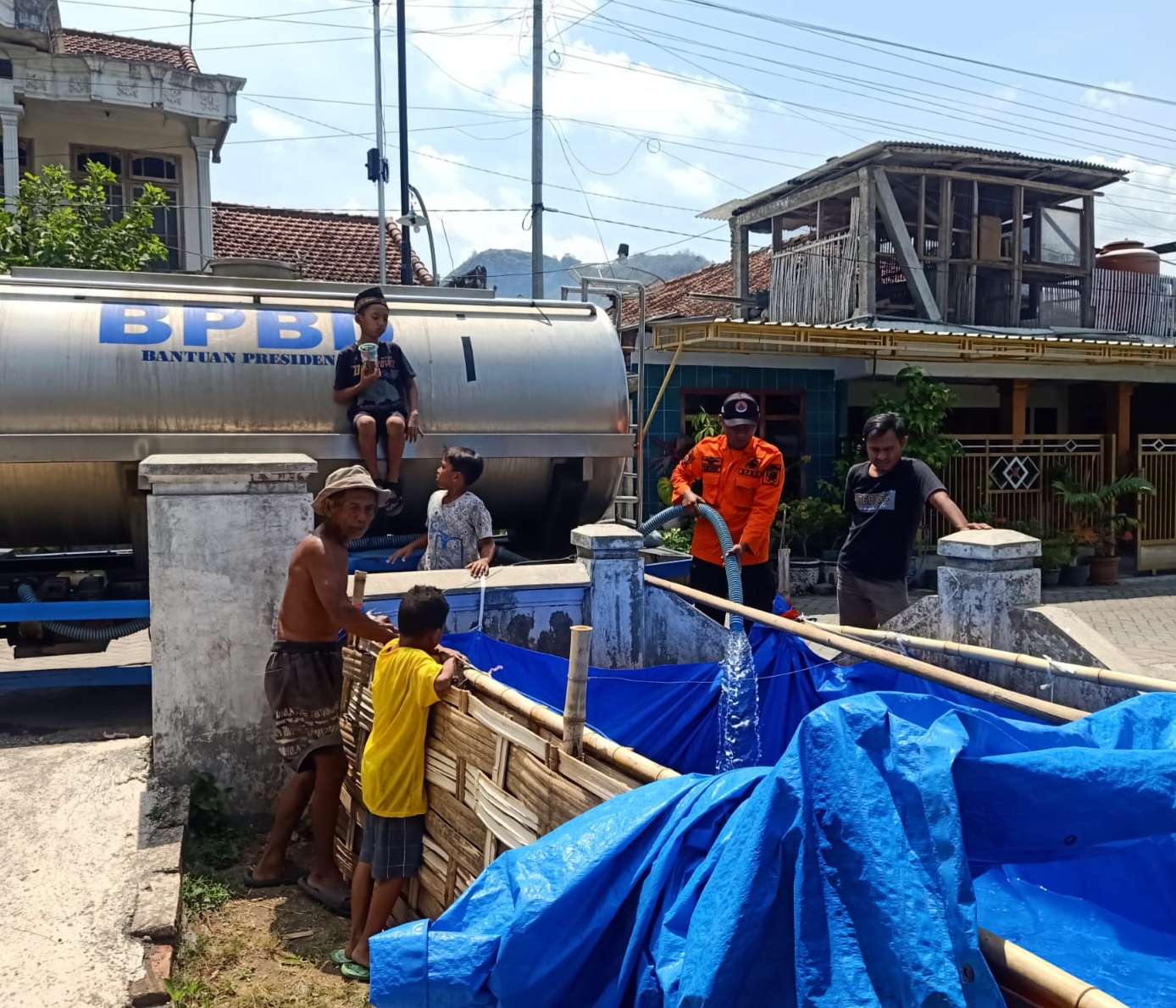 Kekeringan di Trenggalek Semakin Parah, Lebih dari 32 Ribu Warga di 64 Desa Alami Krisis Air Bersih
