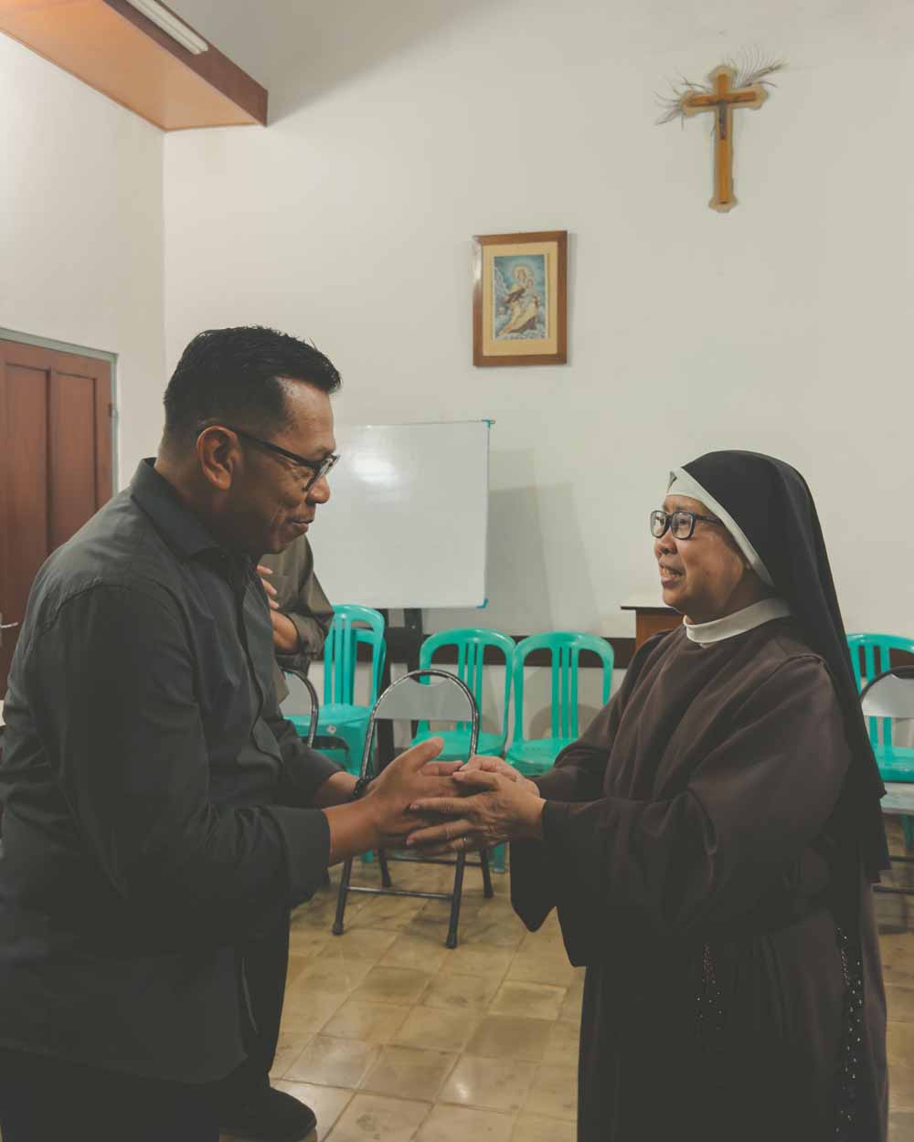 Suster Katolik Kota Batu Dukung dan Doakan Cak Nur - Heli Menang Pilkada