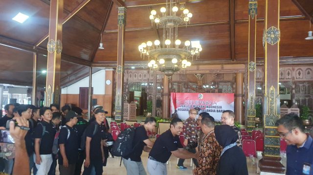 Sebanyak 87 PMI Diberangkatkan ke New Zealand, Pj Bupati Tulungagung: Kerja di Perkebunan Apel 